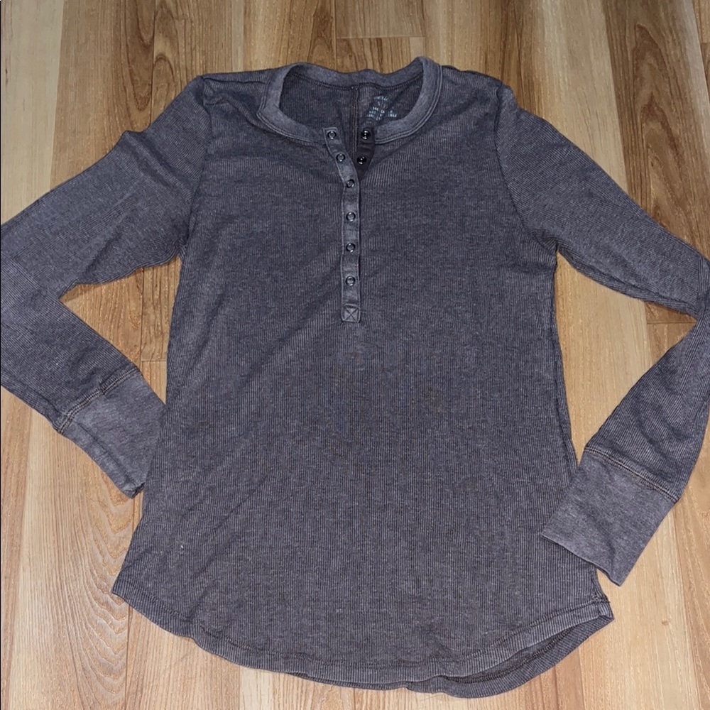 Aerie Gray Long Sleeve Button Down Shirt